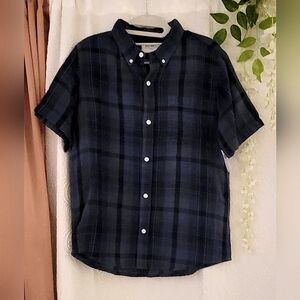 NWT Boys Old Navy Button Up Plaid Short Sleeve Shirt.